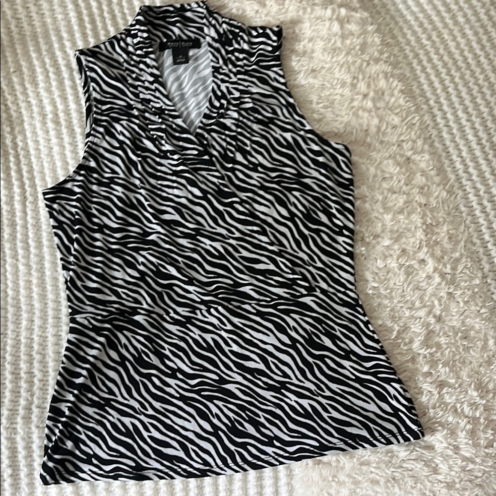 Kasper Women's Black and White Zebra Print Top